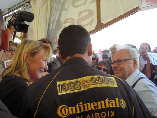 Sine à la fête de humanité Sine à la fête de humanité